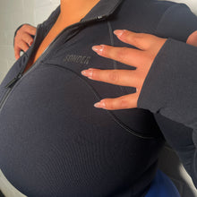 Load image into Gallery viewer, CROPPED FULL ZIP TOP BLACK