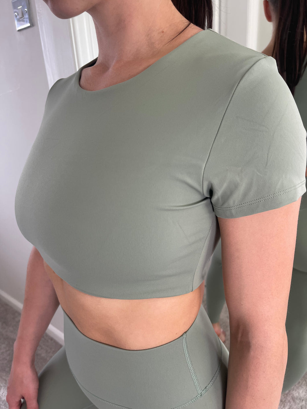 SAGE LUXE CROPPED T-SHIRT