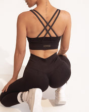 Load image into Gallery viewer, BLACK SPORTS BRA
